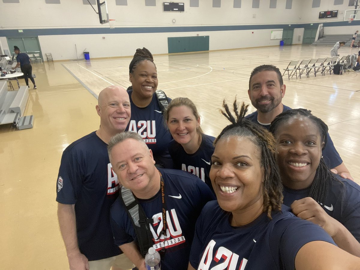 Coach Nichole Dixon tweet media