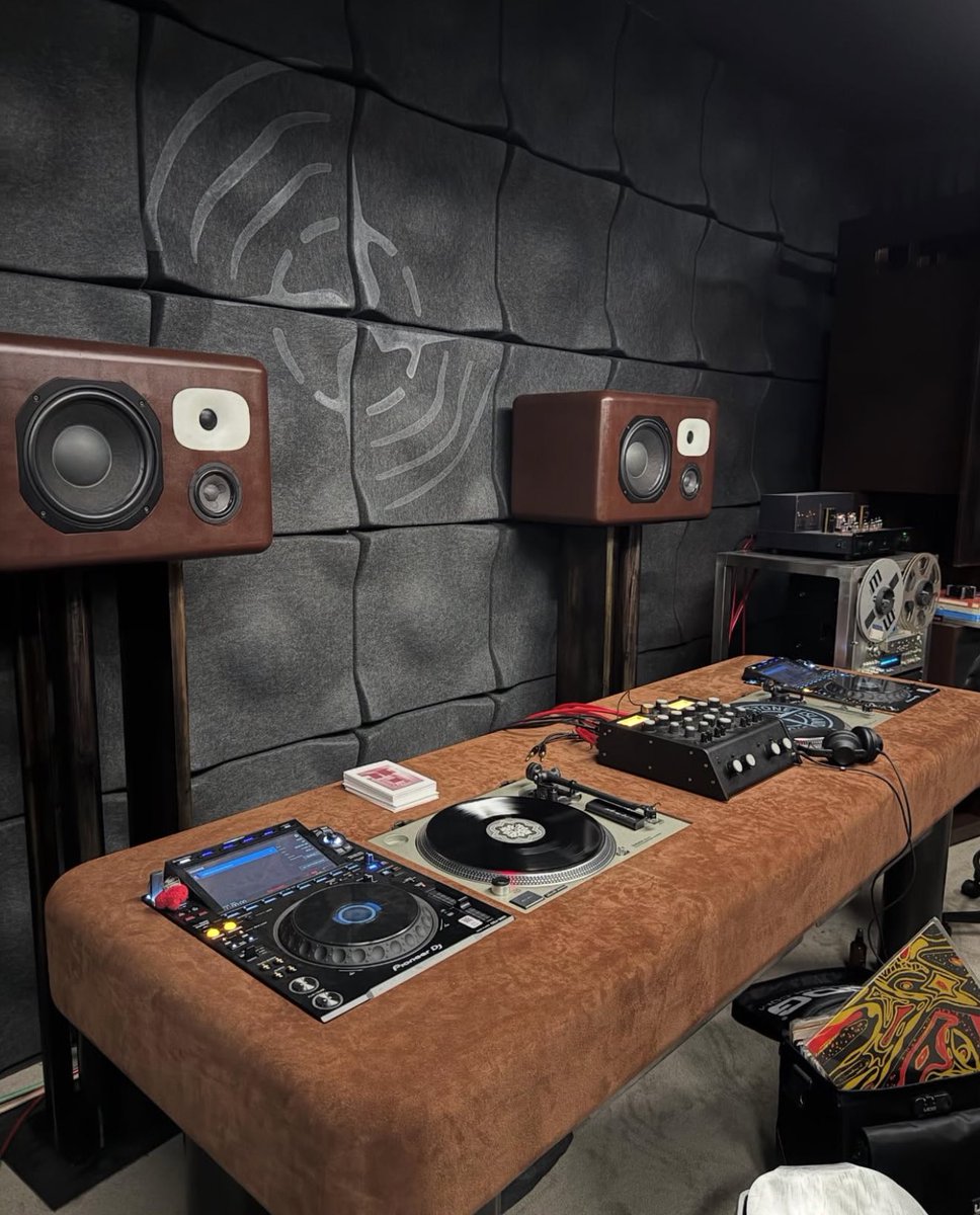 StreetFashion01's tweet photo. Stone Island’s new Sound System (2025) https://t.co/Y90ck0ruJ1