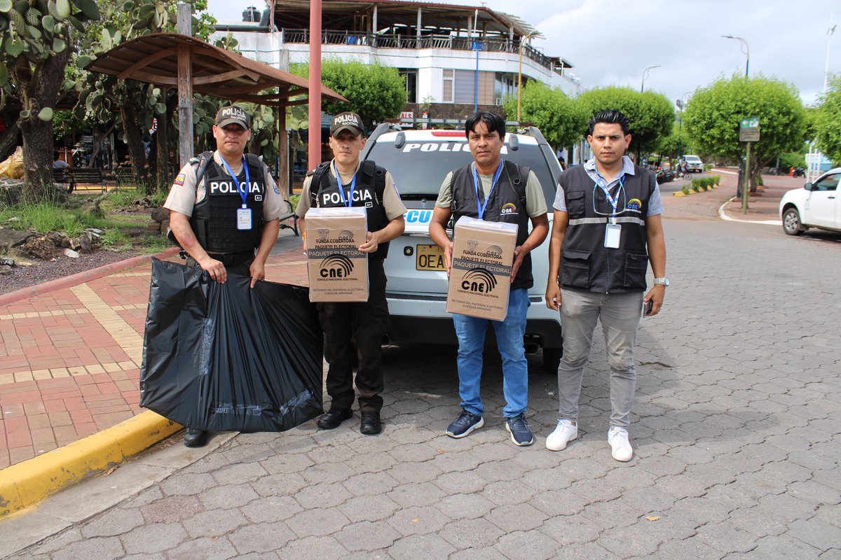 CNEGalápagos tweet media