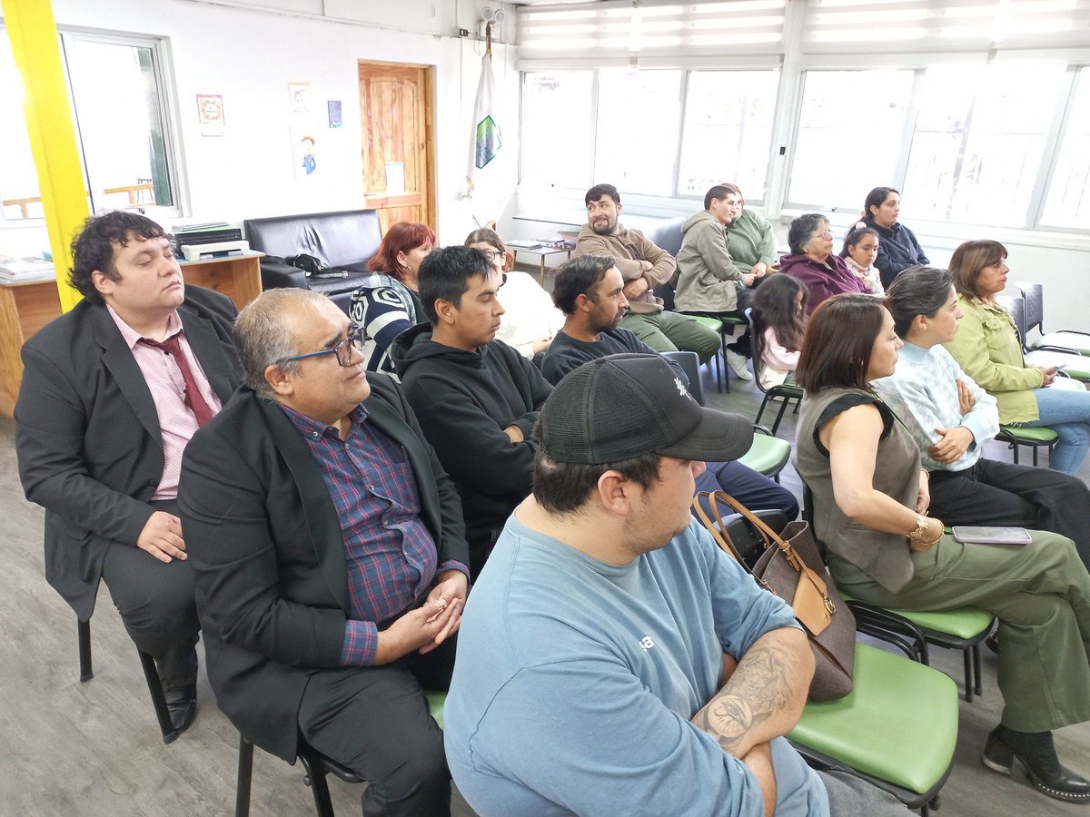 Felicitamos a la veintena de vecinos/as de #Coelemu  quienes se formaron como operadores/as de bulldozer. Con la capacitación, el grupo de personas tendrá la posibilidad de laborar en un oficio con alta demanda, en proyectos de inversión pública y privada

facebook.com/share/p/18kxNH…
