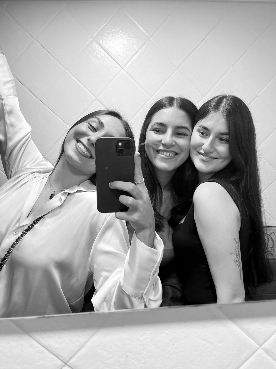 elenaperezz__'s tweet photo. Para que sólo vengan a partir de ahora cosas bonitas 🥹🫰🏽✨
@sandraroldnn @mendietadcc https://t.co/U38OxIlWId