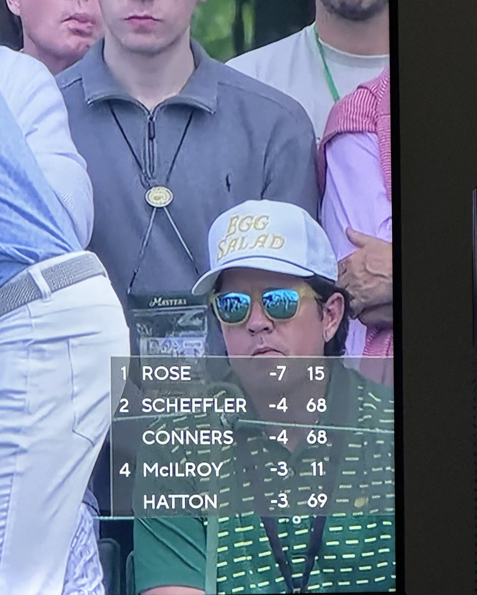 B1GPledge's tweet image. This is worse than the pimento hat