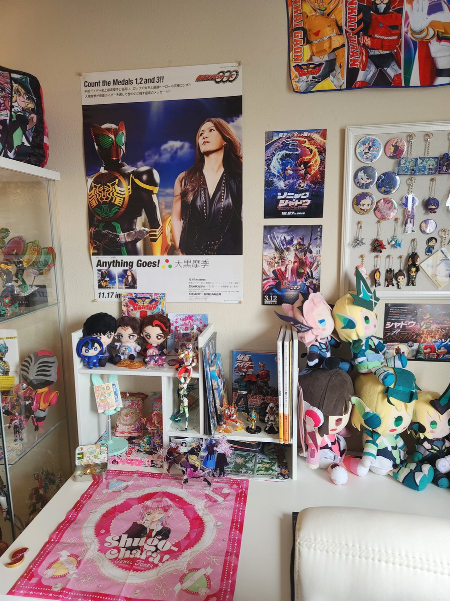 bugmedals's tweet photo. enrichment activity: reorganizing the touys https://t.co/aWXq5i7v1p