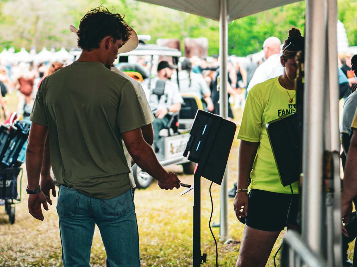 itickets's tweet image. Big crowd 🔥, smooth entry ✨, no stress 😎. Livingston: ✔️. Knoxville, TN—see you soon! 👋 Let’s go for round 2 (and 7 more after that)! 

#iTickets #ExperiencesStartHere #RockTheCountry #LiveEvents #Festivals2025