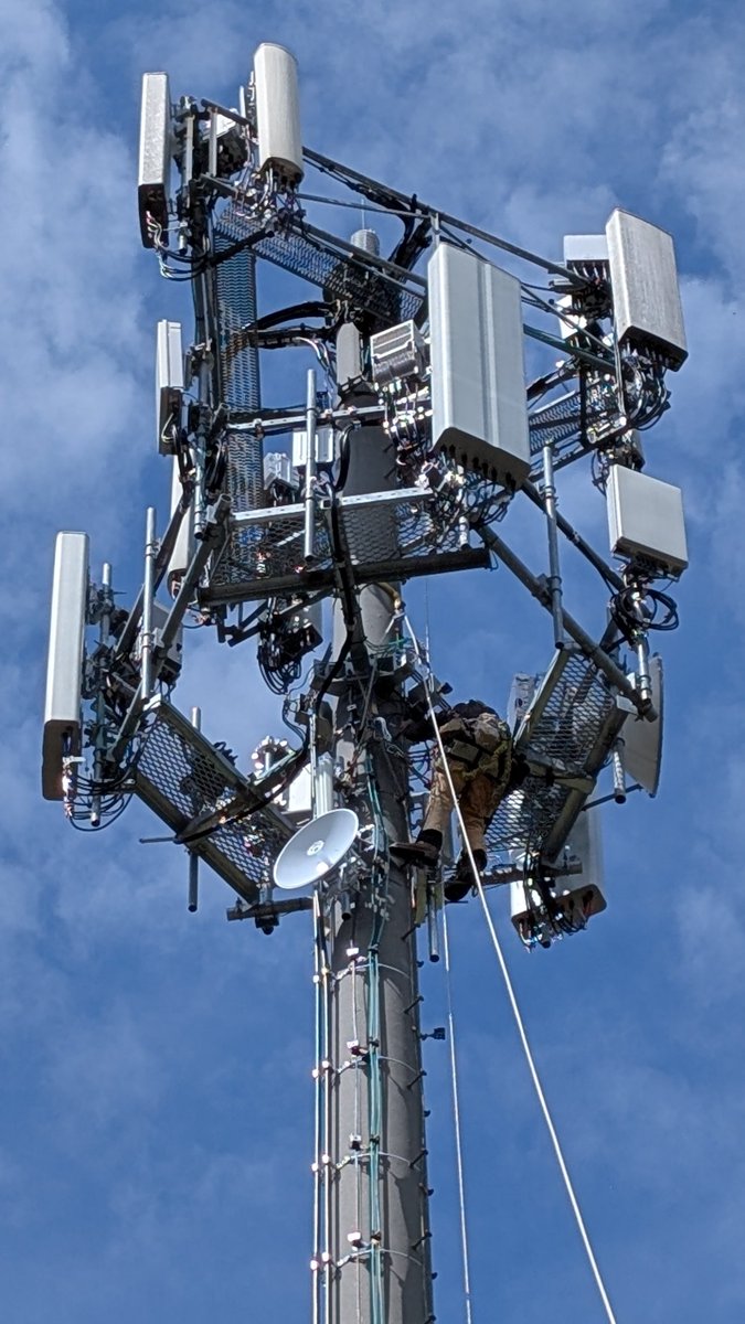 NetworkingWV's tweet photo. It's a beautiful day to begin installing the equipment! Things are progressing nicely and we will be up and running before you know it! 100% UISP https://t.co/3TThzr3DOi