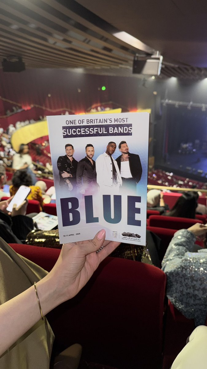 sbensultan's tweet photo. Blue concert🎶🎤💙 https://t.co/yYwRp6iwLt