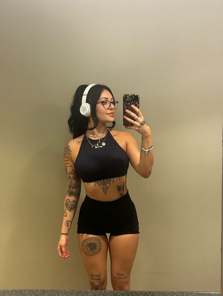 Kay Grey ✩ tweet media