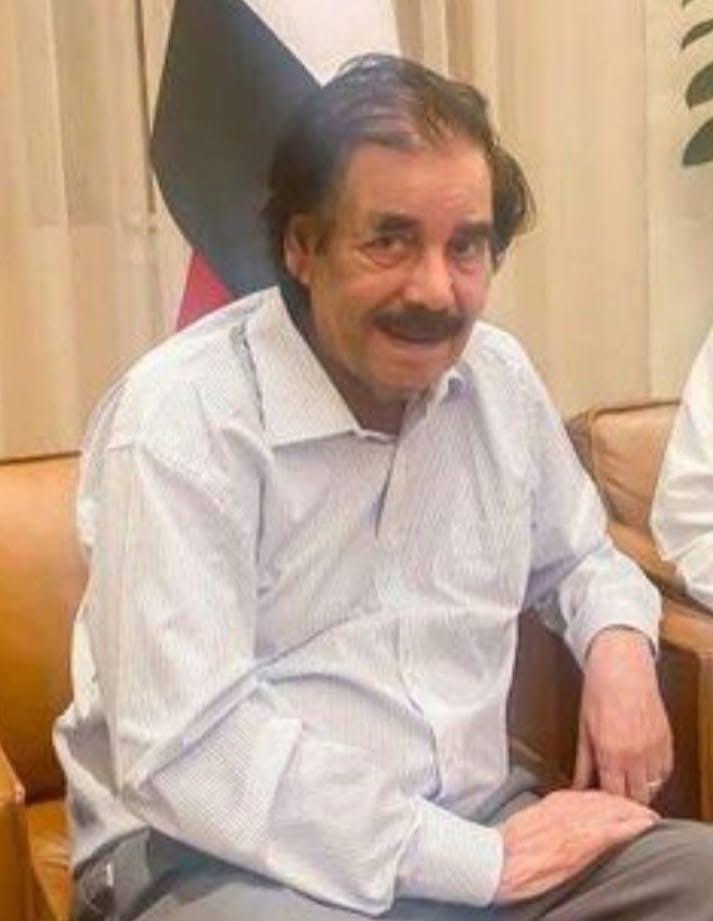 ألرئيس علي سالم البيض يقول 

كنا في اليمن الجنوبي معتمدين على الاتحاد السوفيتي ياكلنا ويشربنا وبعدها تفكك الإتحاد السوفيتي وجدنا انفسنا اكبر تجمع للفقراء في العالم طرقنا كل الابواب لكن كانت مقفله لأننا ماركسيين 
توجهنا لإخواننا في صنعاء وطالبناهم نتوحد معاهم عشان نعيش ونأكل لقمه
