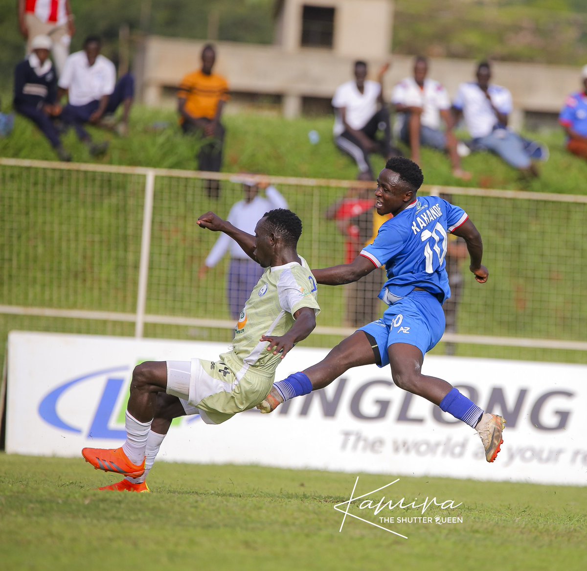 Kamira_Asha's tweet photo. 📸||🤟🏾
Sc Villa’s fans favorite- Patrick Jonnah Kankande brought his A-game in today’s 3-1 win over Mbale Heroes FC.
SC Villa secured another crucial victory!
@SCVillaJogoo || @PatrickJKakande
#SCVMBH | #StarTimesUPL https://t.co/ayjkgHKxmk