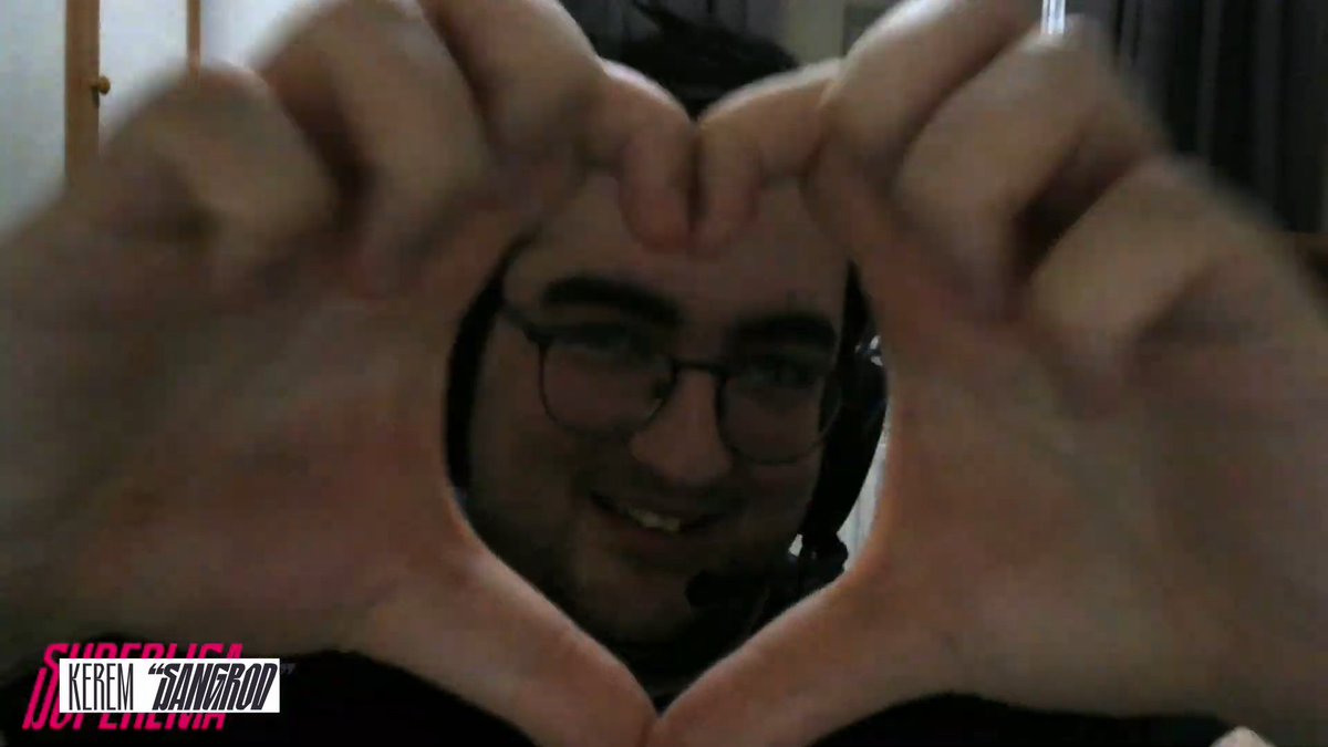 En el juego // En la vida real

#SuperligaDominos