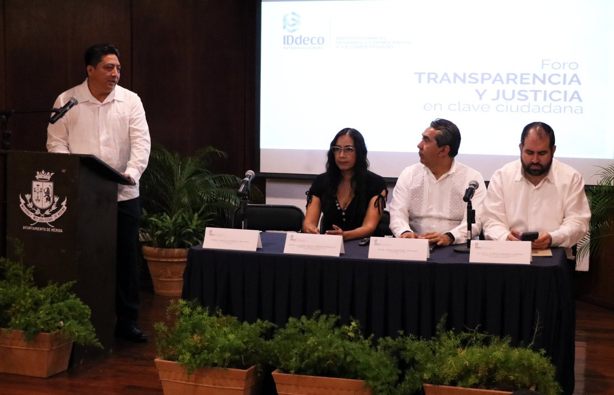 Esta mañana el Consejero Electoral Carlos Dzib participó  a nombre del Consejero Presidente del #IEPAC Moises Bates en el Foro Transparencia y Justicia en clave ciudadana, organizado por el <a href="/IDdeco_/">IDdeco</a>