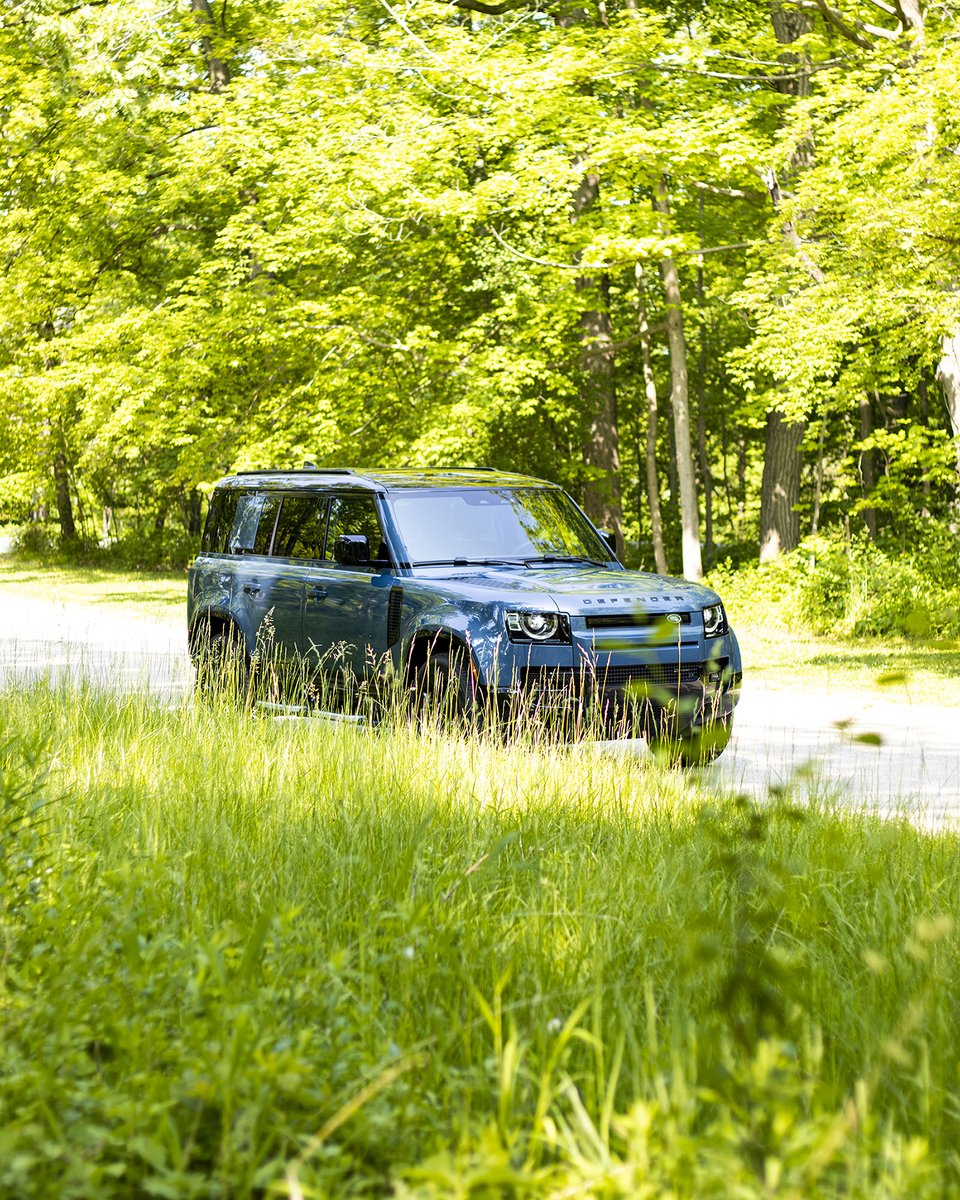 LandRoverLB's tweet photo. We can't wait until the Midwest starts looking like this again! 📸 #LandRover #Defender110 #WellStoried https://t.co/RC3t9ZMPGs