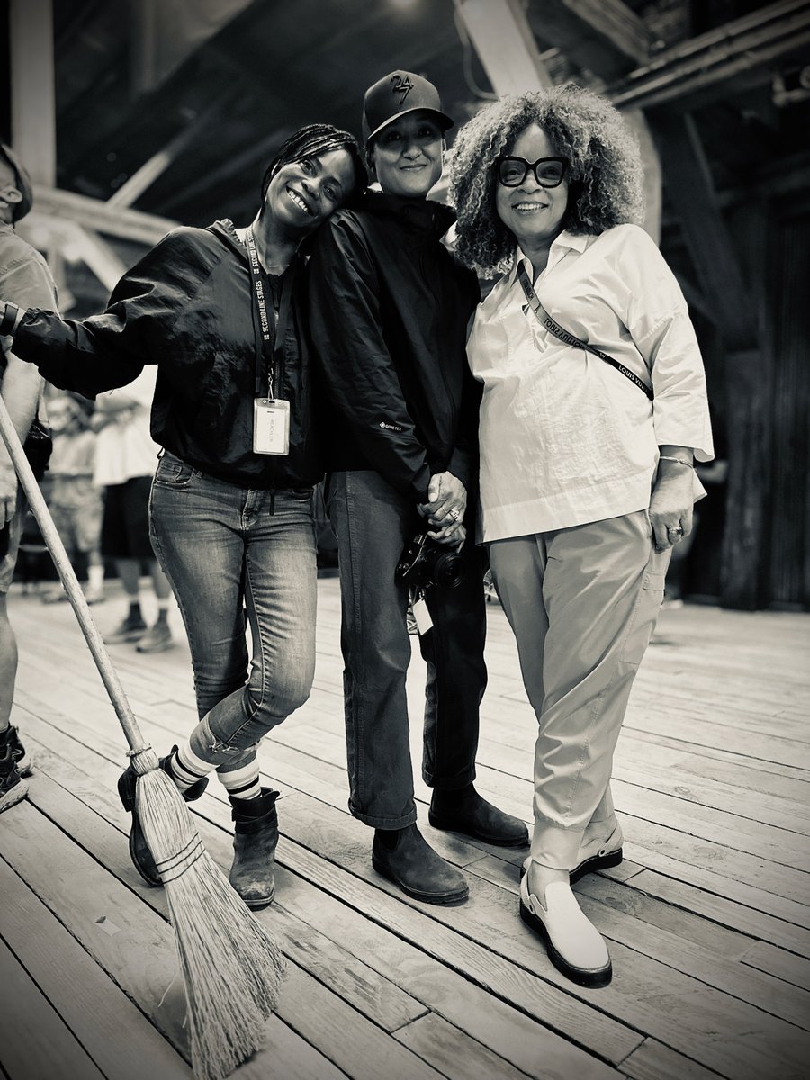 HannahEBeachler's tweet photo. #SinnersMovie Production Designer, Cinematographer, Costume Designer! #AutumnDurald #RuthCarter #Sinners #Vampires #MississippiDelta #OnSet #JukeJoint https://t.co/M8dXIq5p0a
