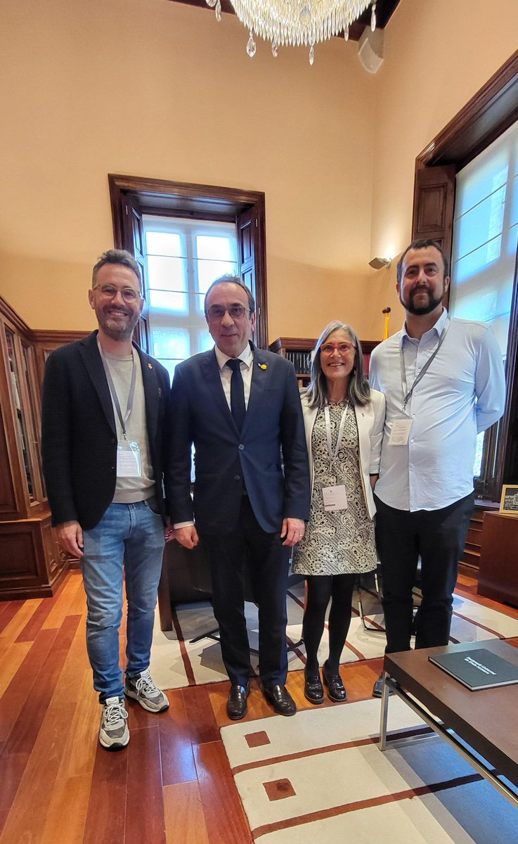 Junts_Dipta's tweet photo. Avui el grup de @Junts_Dipta ens hem reunit amb la presidenta de l'ACM per tractar diversos temes d'interès pels municipis de la demarcació. També hem pogut compartir una reunió de treball amb membres del grup parlamentari de Junts i amb el president del Parlament. https://t.co/KdhsxpaXzF