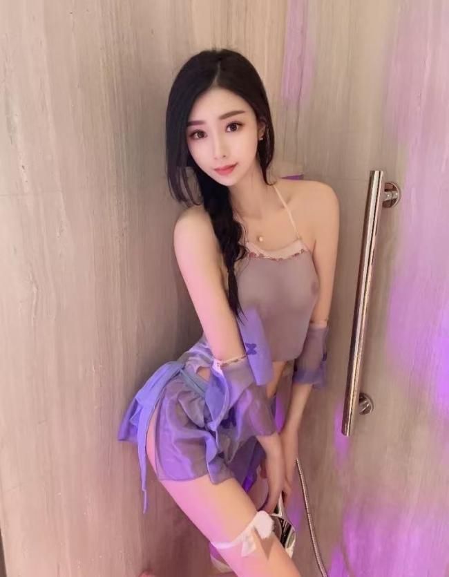 HappyCastle_168's tweet photo. Hot Chinese babe https://t.co/2RRXLcjF7T https://t.co/TGpYlQAtUd