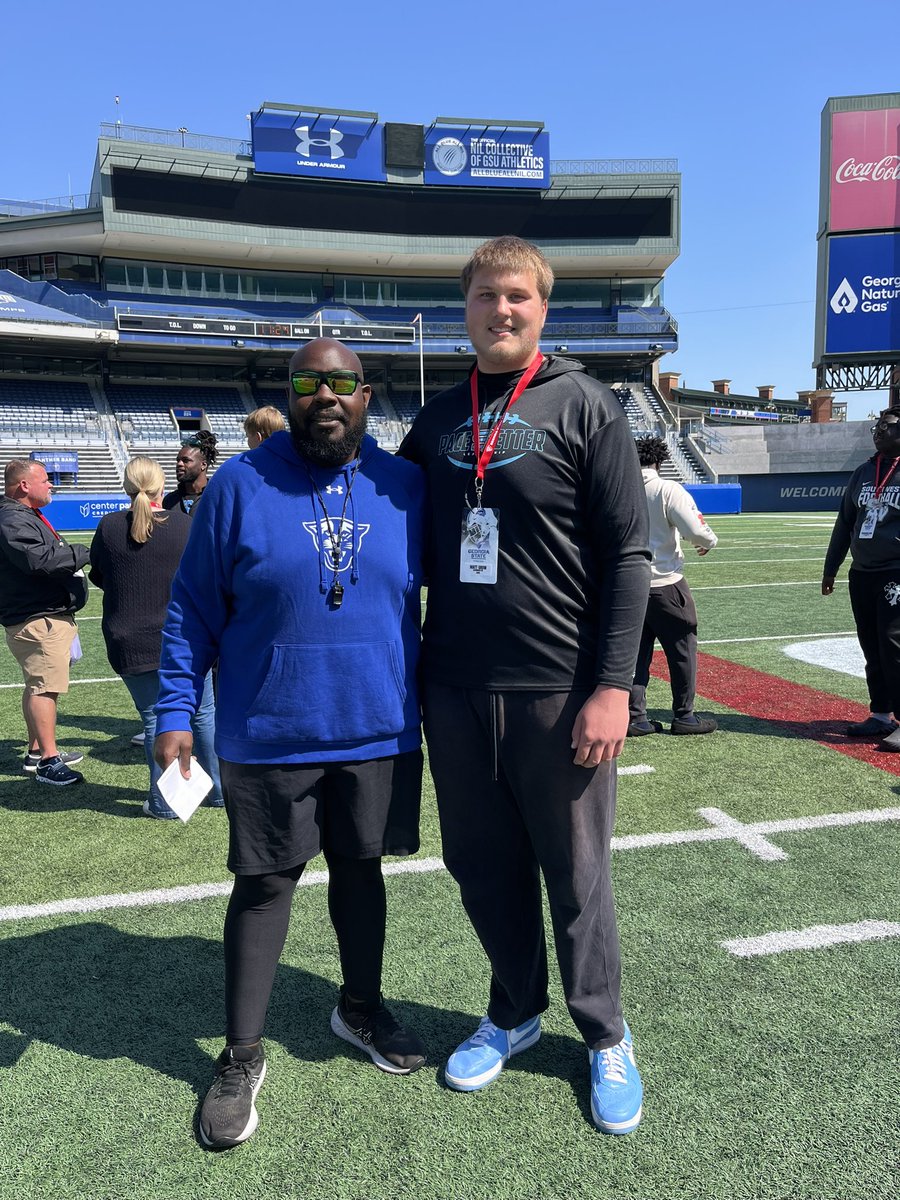 MatthewGrow72's tweet photo. Thank you @DellMcGee and @CoachBryantRoss for the chance to watch practice and come back tomorrow for the spring game.@SKG_FBRecruits https://t.co/P1GP5aPXOz