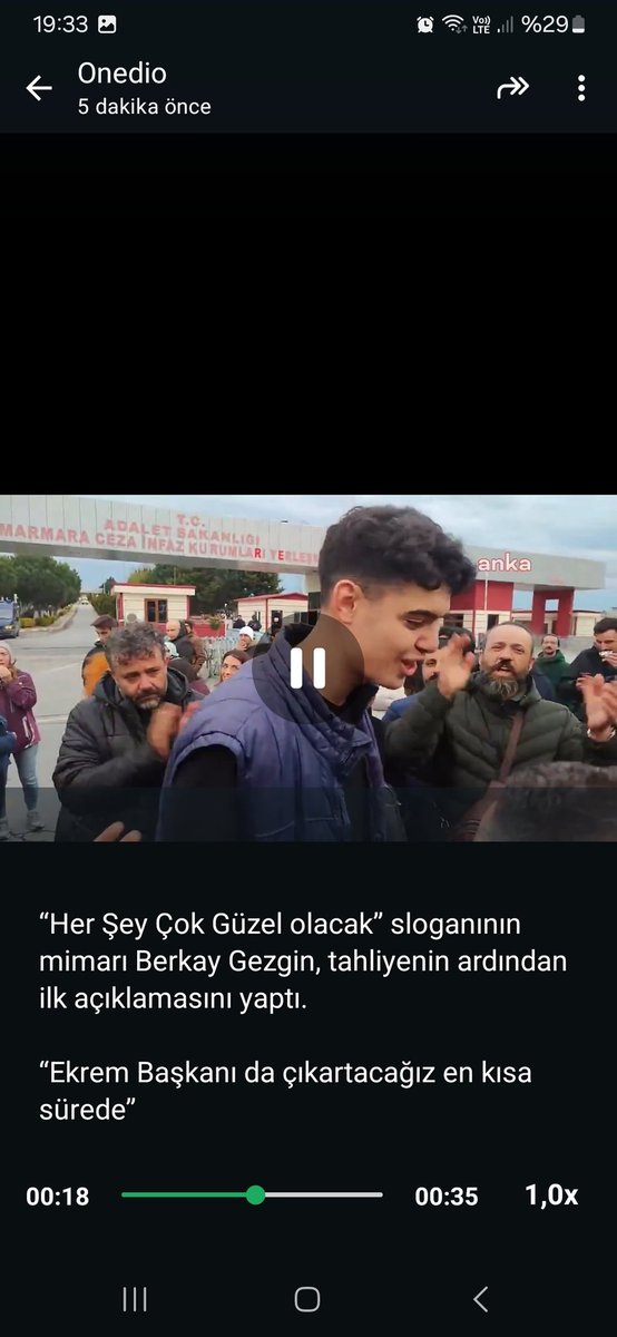 muhsinvideo's tweet photo. Boş partileri gibi bütün gereksizleri de ünlü ediyorlar https://t.co/n31fiEtUYd
