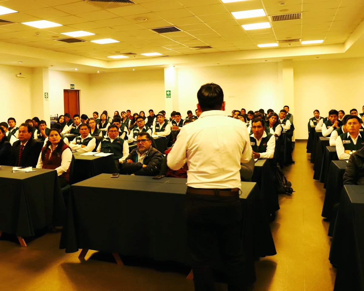 Uegps_Midagri's tweet photo. 📢 ¡CUSCO da inicio a la #ESCO2025!
Con gran expectativa, se realizó el lanzamiento de la Encuesta de Costos de Producción, centrada en el cultivo de maíz amiláceo 🌽. Esta actividad marca el inicio para la recolección de información clave sobre los costos de producción. 📊 https://t.co/ZhfujEAitG