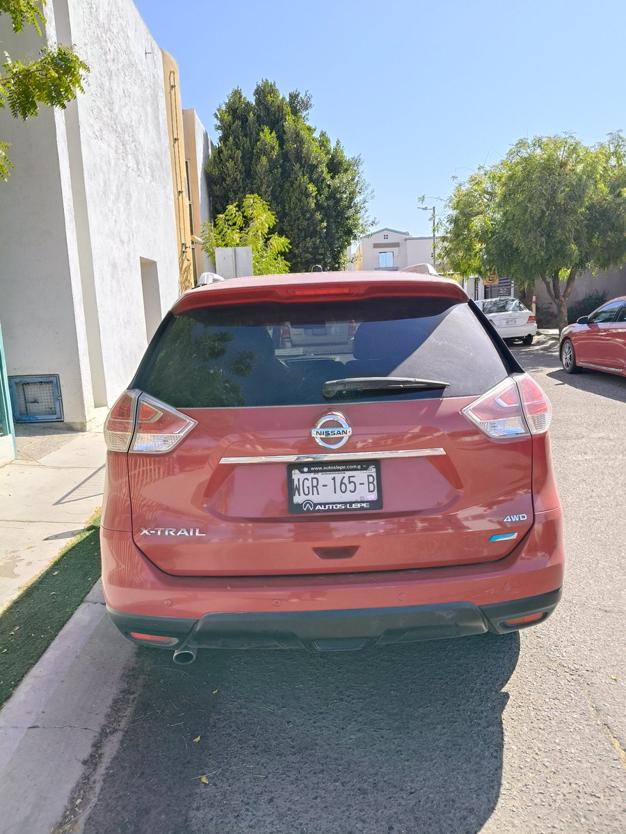 <a href="/Policia_HMO/">Policía Municipal de Hermosillo</a> buen día. Me podrán apoyar con vehículo estacionado en salida de emegencia por favor? Santa Chapelle esquina con Retorno Matignon en Montecarlo Residencial. Es el kinder.