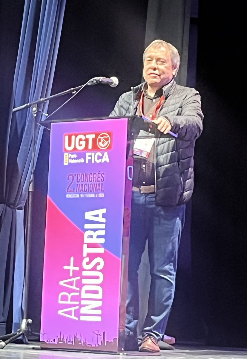AlperiJove's tweet photo. Nuestros secretario general de @UGT_FICA Mariano Hoya, se dirige al 2º Congrès Nacional  de @ugtficapv 
#Ara+Industria 
#Benicàssim 
@somafitagugt https://t.co/qLyPqgA5d8