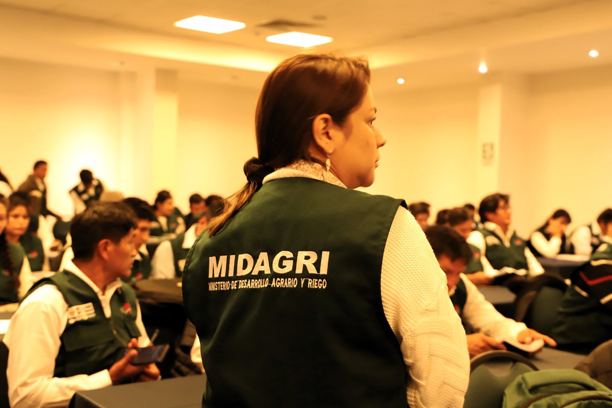 Uegps_Midagri's tweet photo. ✅ El evento contó con la presencia del titular de la #UEGPS, del #PIADER y representantes del @gorecuscope y su Gerencia Regional de Agricultura, quienes destacaron la importancia de esta encuesta para fortalecer la planificación y políticas agrarias. 💪 https://t.co/5W8AdJvTk6