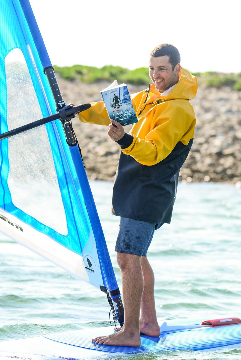 J’ai la joie de vous annoncer que le récit de mon Vendée Globe à bord de Freelance.com sort déjà dans une semaine !
« 𝗟’𝗮𝘃𝗲𝗻𝘁𝘂𝗿𝗲 𝗱𝘂 𝗩𝗲𝗻𝗱𝗲́𝗲 𝗚𝗹𝗼𝗯𝗲, 𝗺𝗼𝗻 𝘁𝗼𝘂𝗿 𝗱𝘂 𝗺𝗼𝗻𝗱𝗲 𝗲𝗻 𝟴𝟵 𝗷𝗼𝘂𝗿𝘀 » aux éditions Michel Lafon !