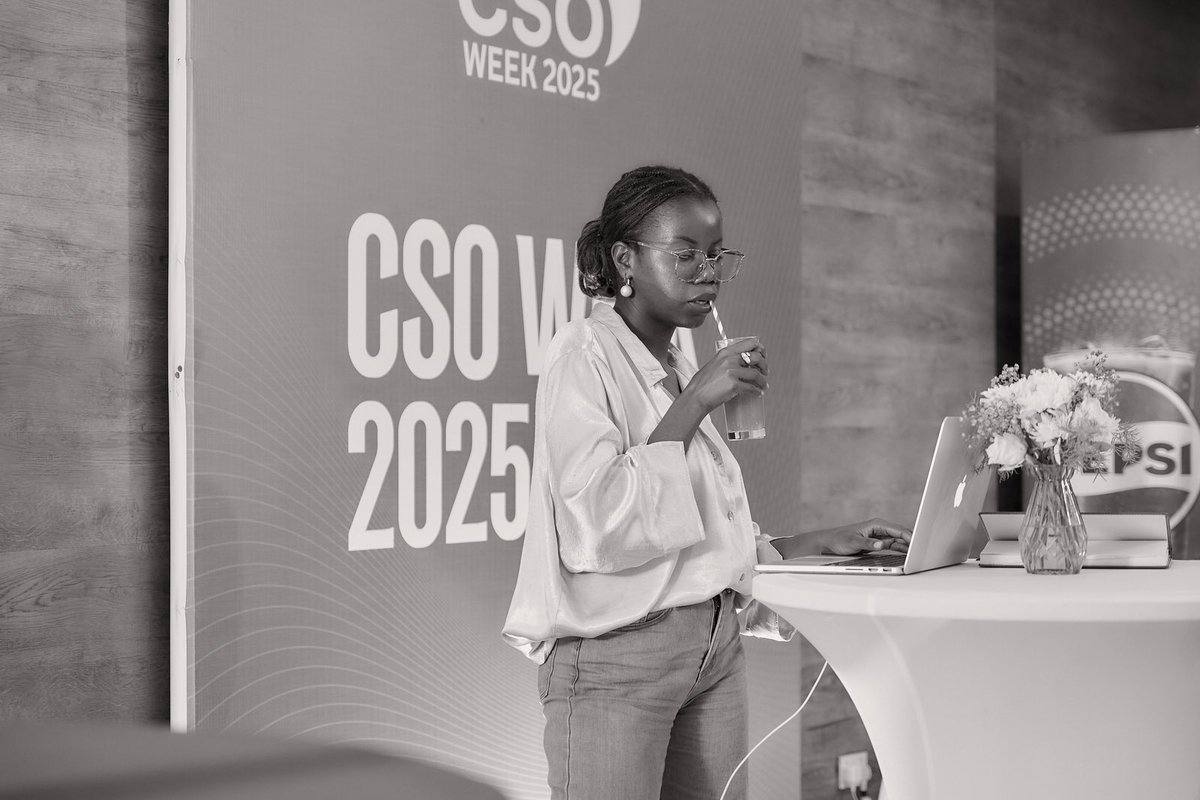 VwalaViola's tweet image. Kama Azaki kazi yetu kuu ni kupunguza na kuondoa kabisa umasikini huku tukiwakilisha sauti za Watu (Jamii) “Justice Rutenge Mkurugenzi @FCSTZ #WikiYaAzaki2025 
#CsoWeek2025