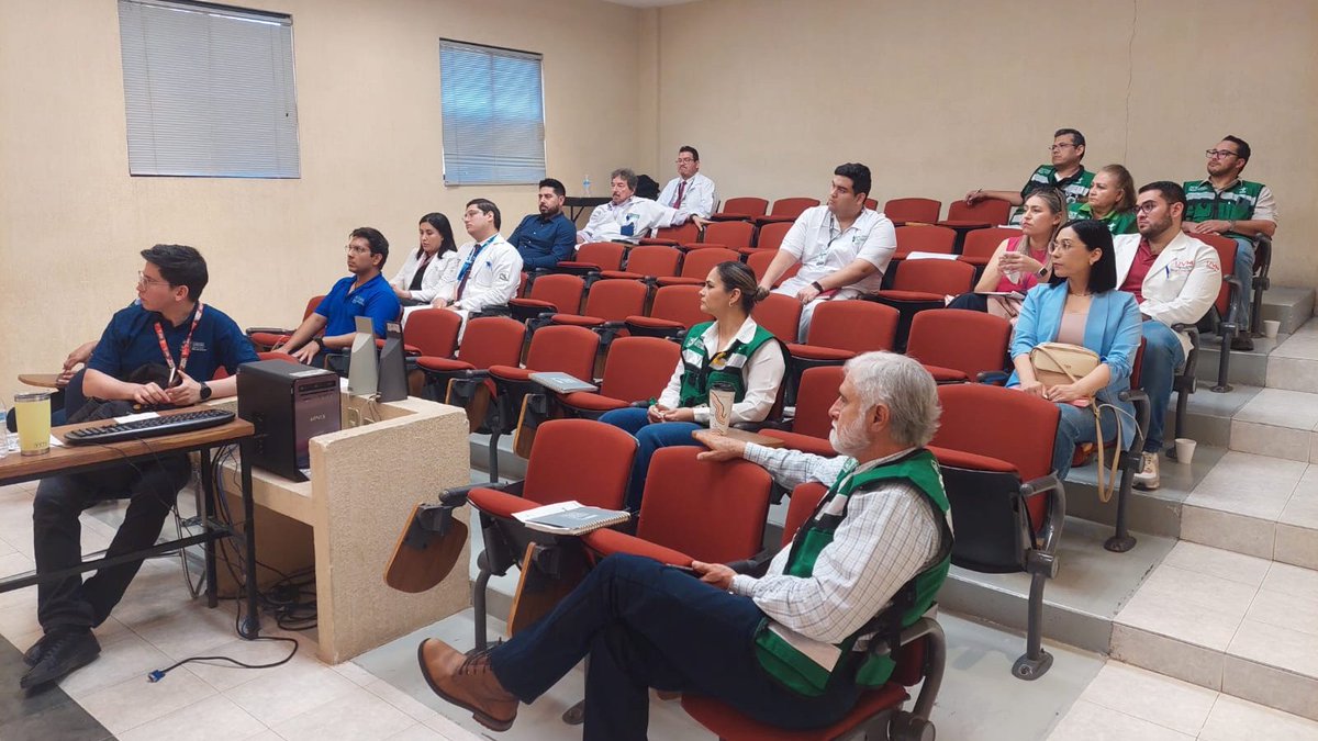 COESPRISSON's tweet photo. UCS Obregón | Se reúnen autoridades de #Coesprisson con integrantes del comité distrital de vigilancia epidemiológica del distrito 04, con el objetivo de abordar diversos temas, entre ellos la rickettsia, los avisos epidemiológicos: CONAVE/Enfermedades Prevenibles por Vacunación. https://t.co/AJLMuKTJZ3