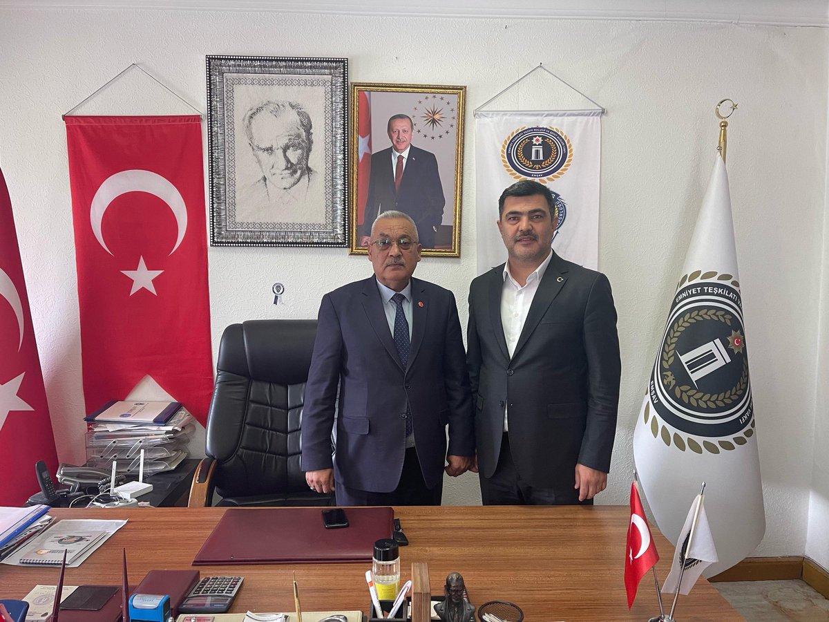 Ak parti Şahinbey ilçe Başkanımız kıymetli Dostum Mehmet Tiryaki Ve ekibi  Polis Teşkilatının 180 ninci Yıldönümü münasebetinden dolayı Vakfımızı ziyarete geldi Başkanımıza ve Deyerli Ekibine Teşekkür ederim 🇹🇷