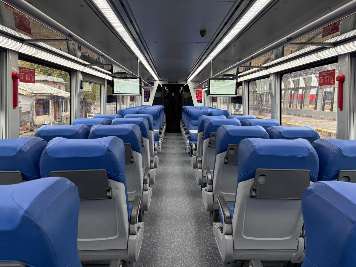 Avanzamos con la modernización de los #TrenesParaChile en la Región del Maule 🚅

El ministro Juan Carlos Muñoz, junto con <a href="/EFETrenesChile/">EFE Trenes de Chile</a> y autoridades regionales, presentan el primero de los tres nuevos buscarriles para el ramal Talca-Constitución.