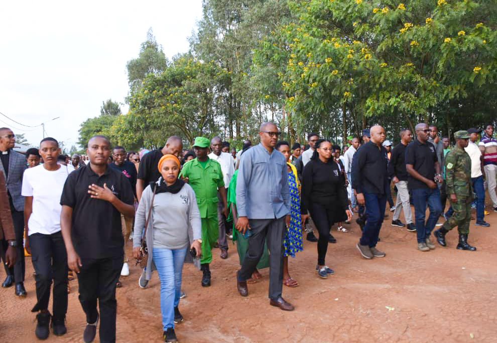 Olivier Ba (@olivierbie) on Twitter photo Ku mugoroba wo kuri uyu wa Kane tariki 10/04/2025, mu Murenge wa Kiziguro ho mu karere ka <a href="/GatsiboDistrict/">Gatsibo District</a> hakozwe urugendo rwo Kwibuka ku nshuro ya 31 Jenoside yakorewe Abatutsi mu 1994, "Kwibuka twiyubaka"
<a href="/unity_MemoryRw/">Ministry of National Unity and Civic Engagement</a>
#Kwibuka31 Ku mugoroba wo kuri uyu wa Kane tariki 10/04/2025, mu Murenge wa Kiziguro ho mu karere ka <a href="/GatsiboDistrict/">Gatsibo District</a> hakozwe urugendo rwo Kwibuka ku nshuro ya 31 Jenoside yakorewe Abatutsi mu 1994, "Kwibuka twiyubaka"
<a href="/unity_MemoryRw/">Ministry of National Unity and Civic Engagement</a>
#Kwibuka31