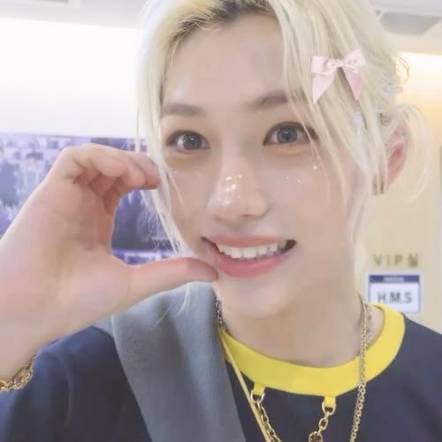 ele; saw skz (again) ☀️ tweet media