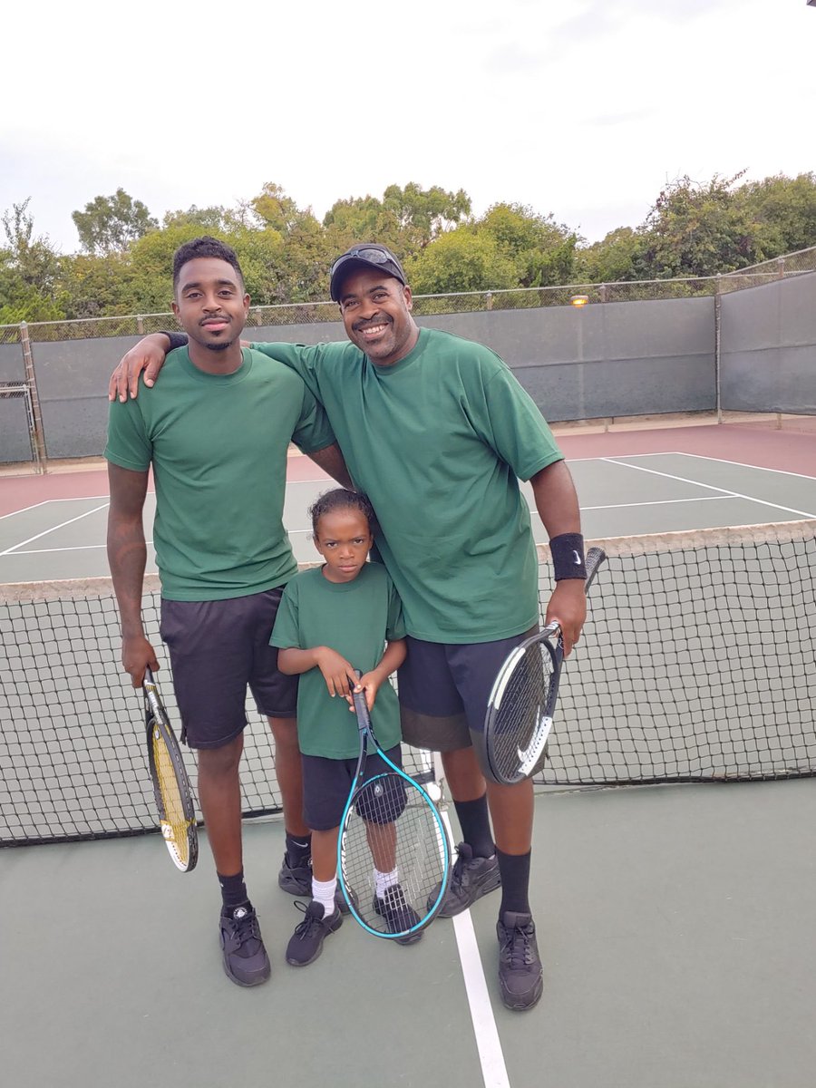dlano_24's tweet photo. 2 weeks ago my dad was deported back to Panama when he got back from a cruise. We now need help to help pay for fees to help him get back to America. We appreciate all the support! Anything helps! 🙏🏾  https://t.co/nXg7zCqe1x https://t.co/grKtncEr88