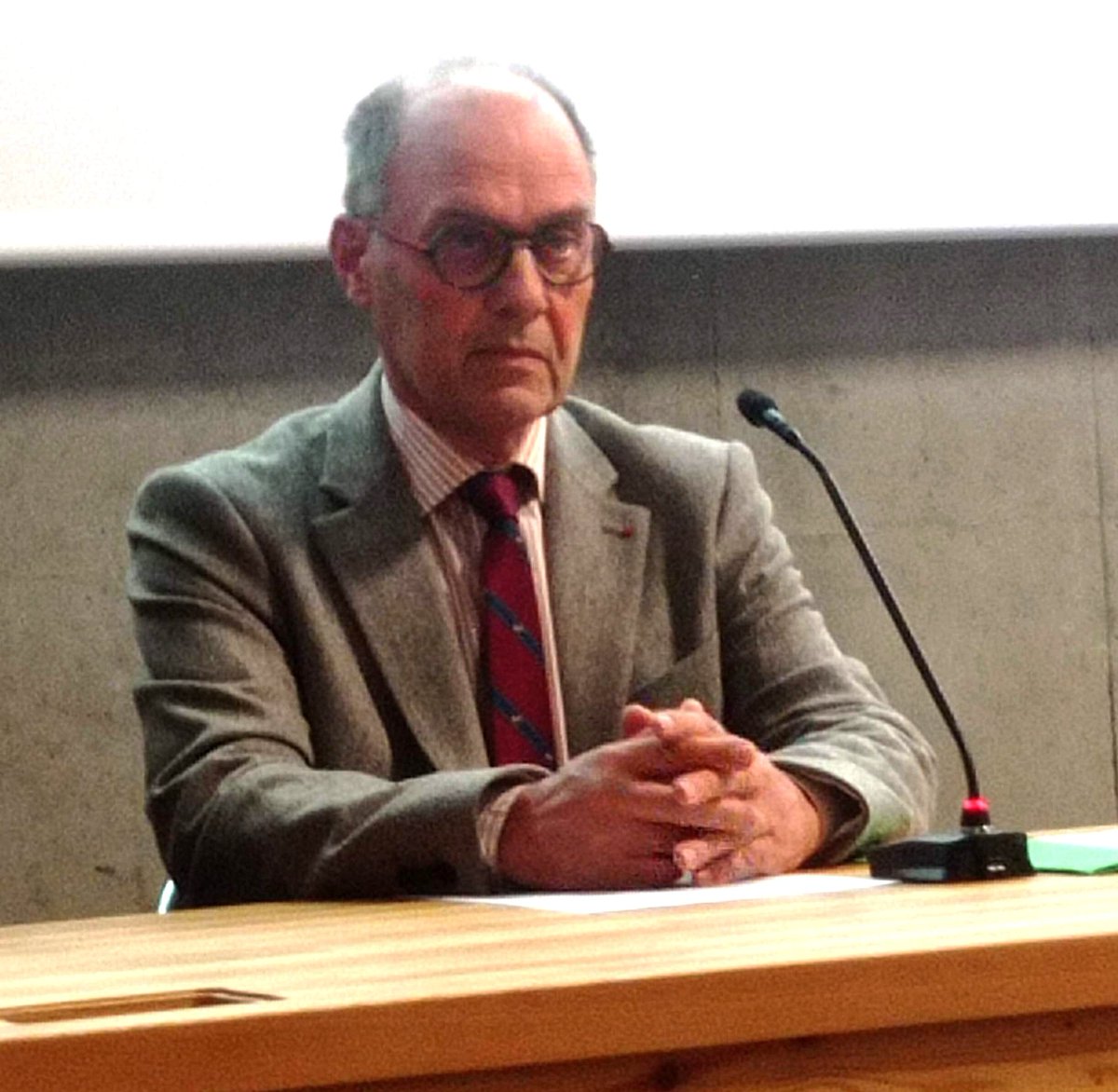 addict38's tweet photo. Passionnante conférence donnée par Dominique Vidal Président #SMLH38 sur le Médecin Colonel Jean Toureng qui dirigea l'hôpital militaire de La Tronche, qui deviendra #CHA puis #CRSSA et #IRBA @santearmees @27bim @SSA_EVDG @JPBARBIERISERE https://t.co/Q861qmvjve