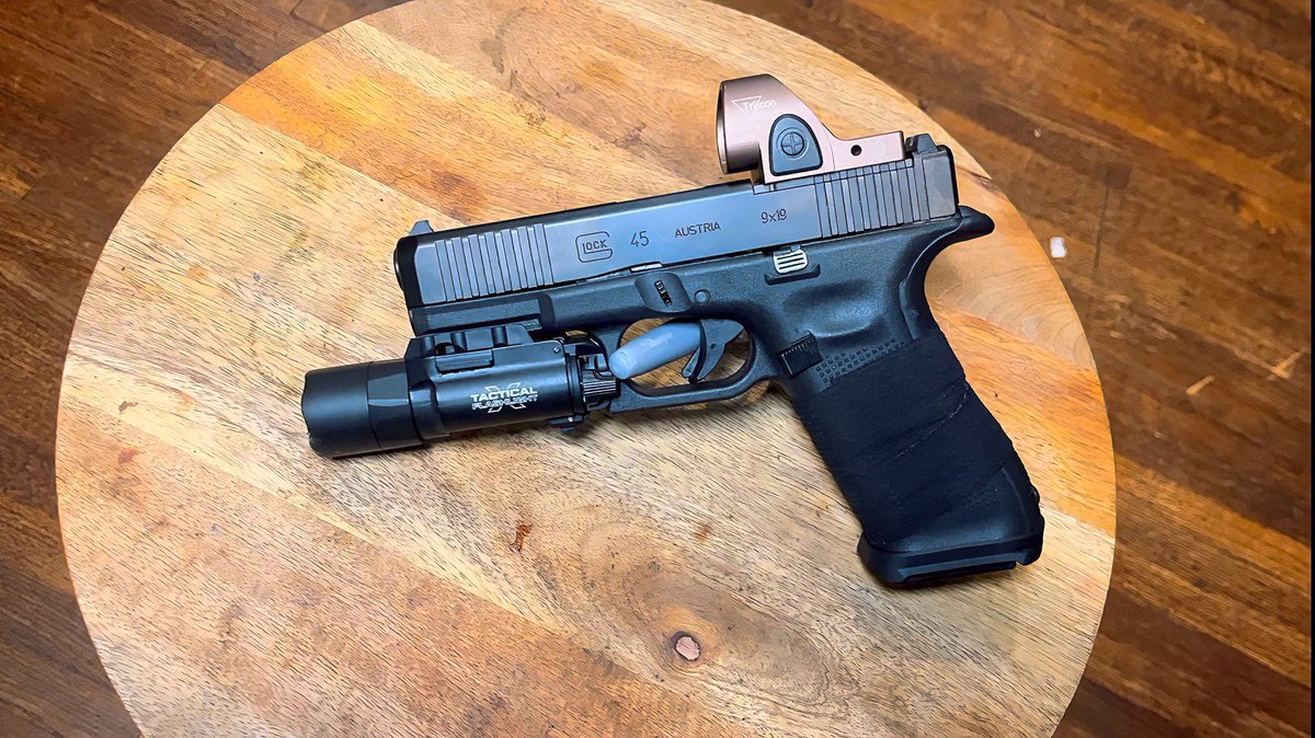 kelchapotv's tweet photo. Temu Glock 45 Build #guns #gunlife #gunporn #2A #gunculture #gunpics #glock https://t.co/c34Tvv0eXs