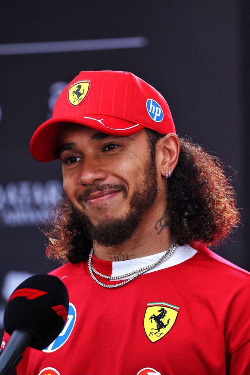 🎙️| Lewis Hamilton: "I have self-belief. I don't listen to all the stuff that's floating around on social media. I'm not reading all the stuff, the positives and the negatives that are being said. I focus on myself."