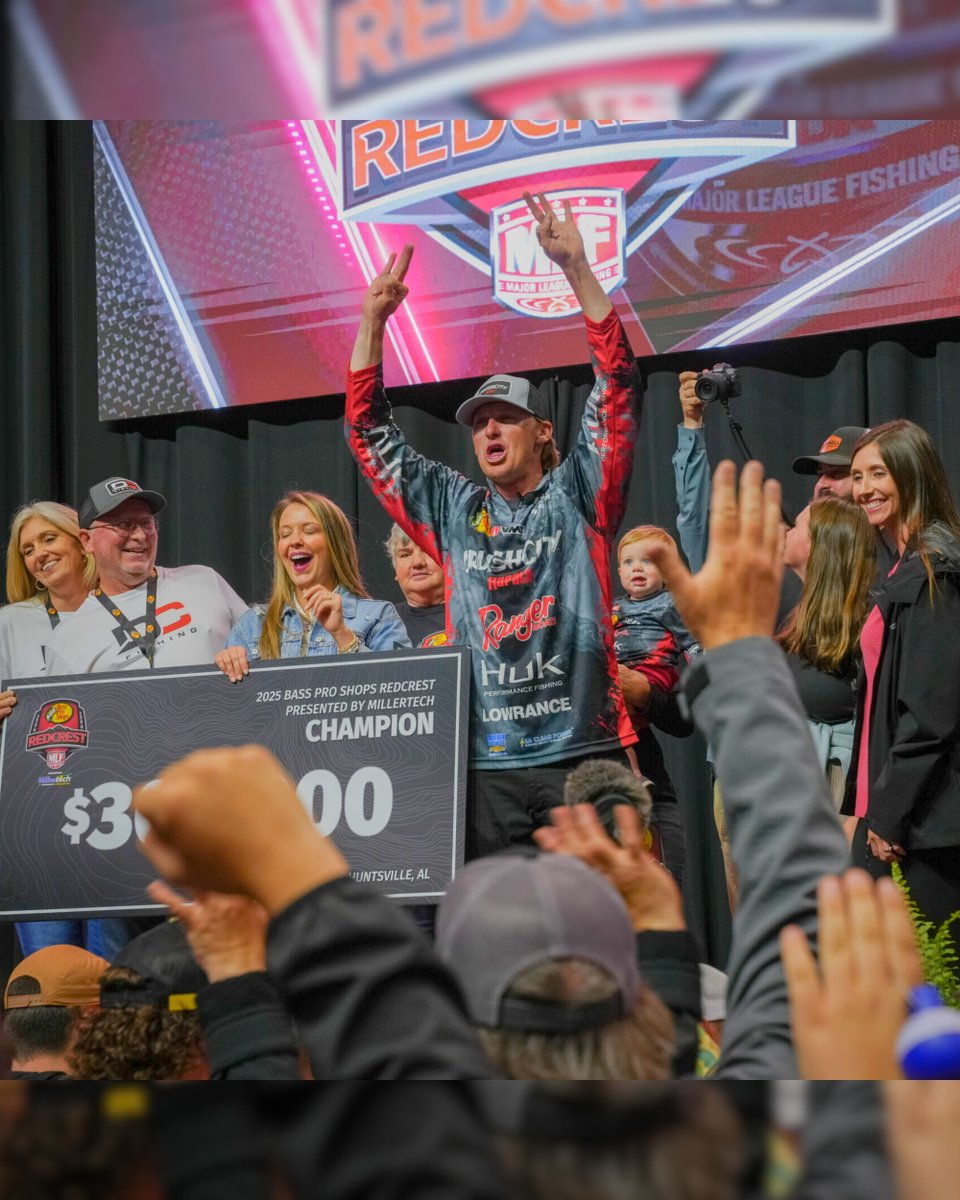 TackleWarehouse's tweet photo. Once more #DustinConnell has kept the @MajorLeagueFish REDCREST Trophy in his home state. Running away with the tournament on Sunday, Connell stacked up 87-11 on 27 scorable bass on Lake Guntersville. Cementing himself as the best big-event performer, Connell is now just the third angler with three tour championship titles.

Shop Connell's Winning Pattern 👉 https://t.co/rtgHcIfHmx

#TackleWarehouse #MLF #REDCREST #LakeGuntersville