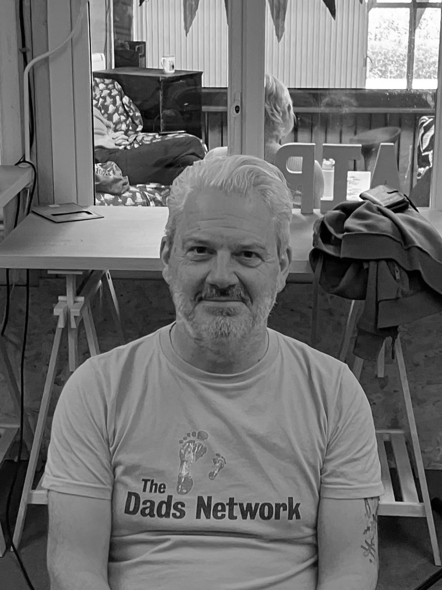 Alexmarshradio's tweet photo. https://t.co/R300adGCRQ #interview #music #research #chat @SoundartRadio https://t.co/945LHV7Hpa