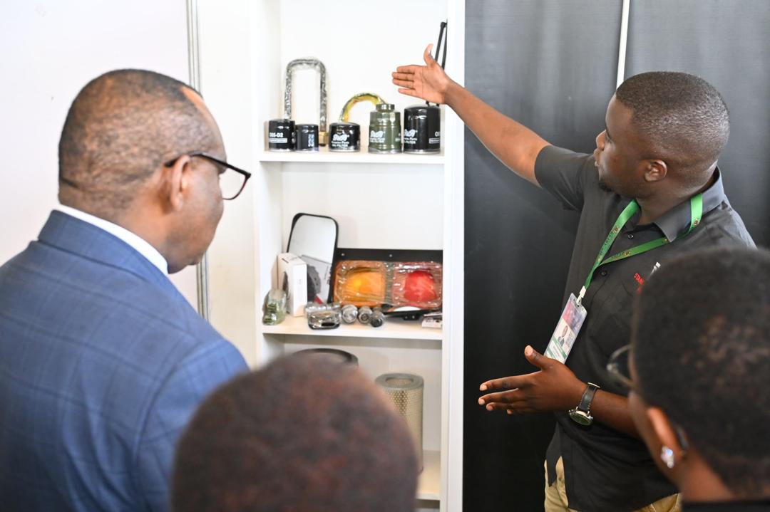 StandardWave_ug's tweet image. Honored to have H.E. Clever Gatete, EC-ECA, visit our station on Day 4! #STIF2025 Our GM, Mr. Kaaya Nicholas explained the mechanism of our products in changing the auto mobile sector in East Africa. He was accompanied by our lovely Hon. Kasule Lumumba.
