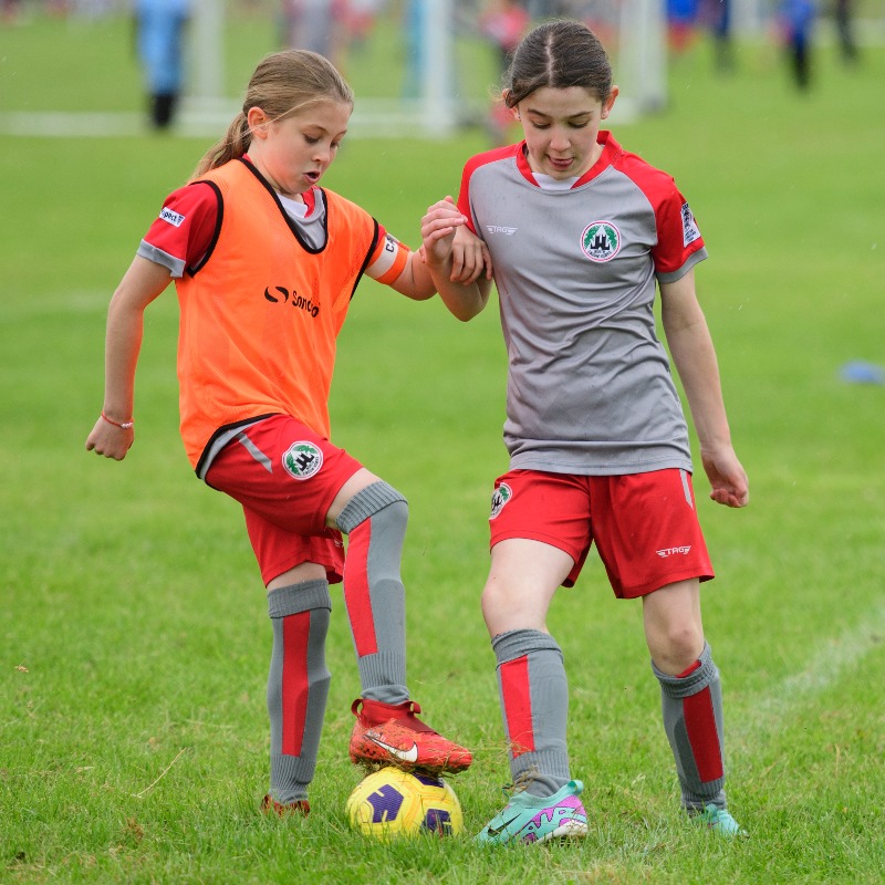 LincolnCity_FC's tweet photo. 🤝  @LCityFoundation are working closely with the @lincolncouncil reopen outdoor facilities at both Yarborough and Birchwood Leisure Centres which are expected to reopen on a phased basis from this weekend.