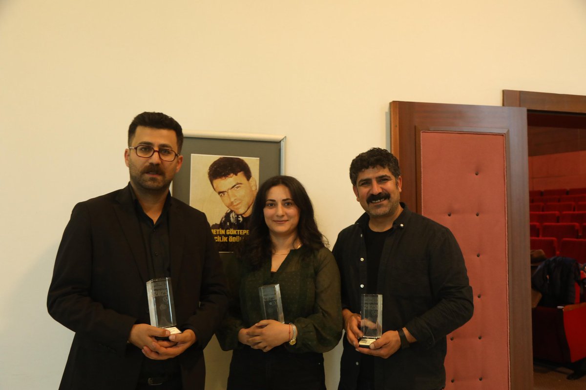 DFGDernegi's tweet photo. 📌Metin Göktepe Gazetecilik ödülleri sahiplerini buldu

Metin Göktepe Gazetecilik Ödüllerinde fotoğraf dalında ödül alan YK üyemiz  Medine Mamedoğlu'nu  @MamedogluMedine tebrik ediyoruz https://t.co/88bplWuID6