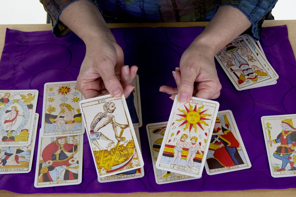 scepticstarot's tweet photo. Tarot tip 41: If two cards contradict each other, e.g. the Fool says go with the flow while the Three of Pentacles advises sticking to a plan, try synthesizing the two: hold a free-flowing brainstorming for ideas, then build a plan around the most effective ones. #tarot #tarottip https://t.co/DncEjiYmX6