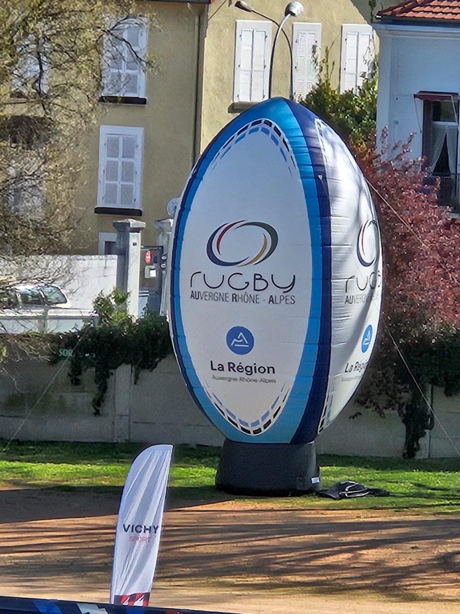 FerryVichy's tweet photo. Nos élèves ont assisté ce jour au Festival U18 Masculin Six Nations, la compétition phare des futurs talents du #rugby mondial. 
Rencontre du jour : 
Géorgie 🇬🇪 - Italie 🇮🇹 
Angleterre 🏴󠁧󠁢󠁥󠁮󠁧󠁿 - Ecosse 🏴󠁧󠁢󠁳󠁣󠁴󠁿
@DSDEN_03 @acclermont @VichyCommunaute @FranceRugby https://t.co/9VepUv4bTQ