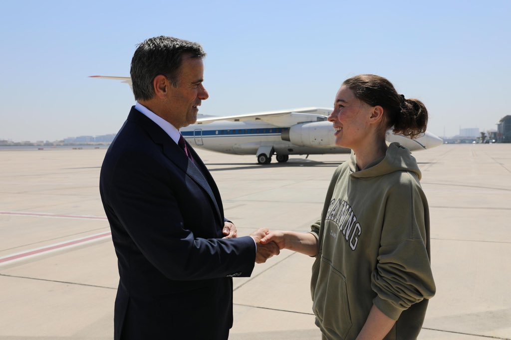 CIADirector's tweet image. Honored to greet Ksenia Karelina early this morning and help get her returned back home to the United States. Grateful for the @CIA officers who worked to make this success possible!
President Trump will continue to work for the release of all wrongfully detained Americans. 🇺🇸