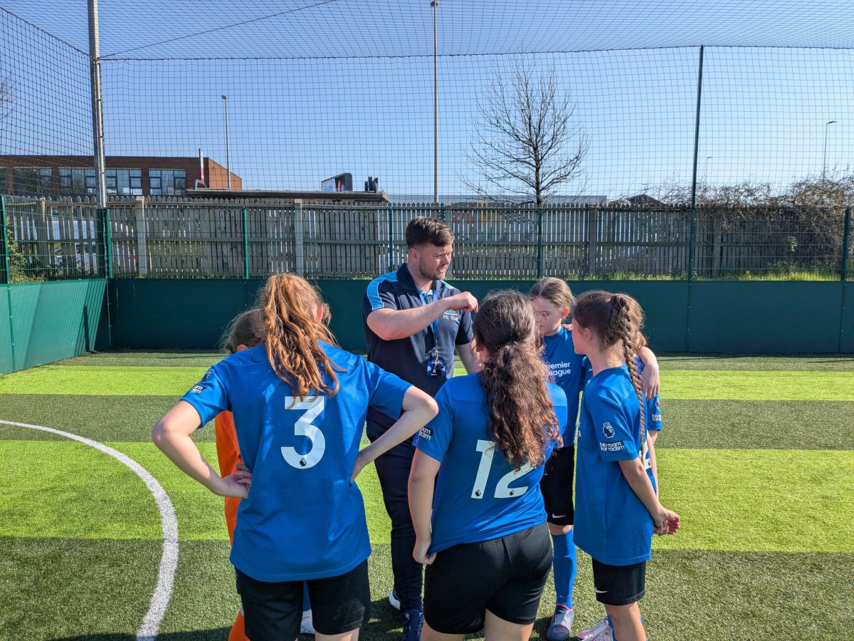 Mr B Wright tweet media