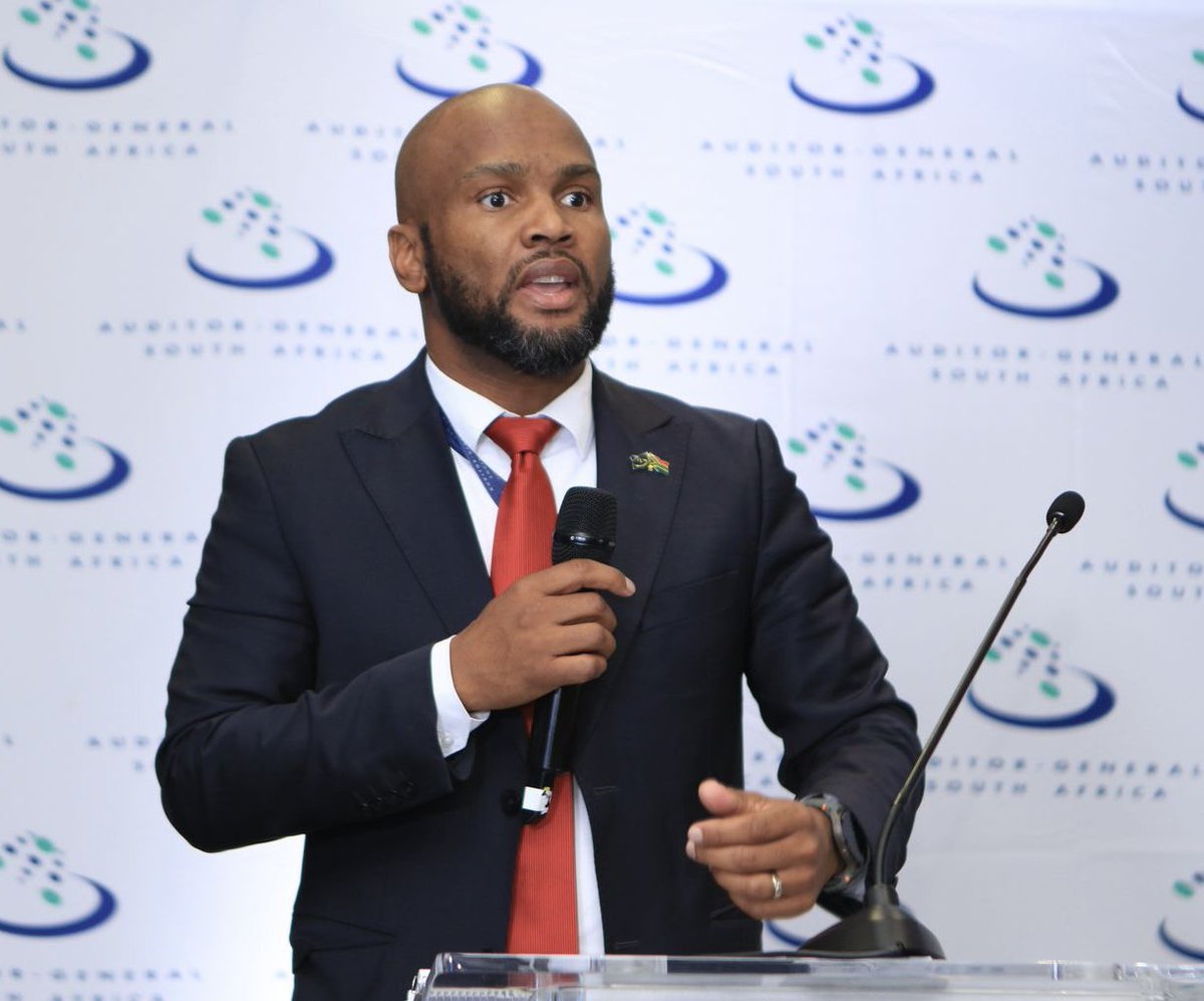 AuditorGen_SA's tweet photo. Andries Sekgetho Head of Portfolio closed the event highlighting three key takeaways: professionalisation; setting the right culture in institutions; need for accountability and consequence management.
#WaterSecureFuture
#InfluenceInAction
#CultureShift https://t.co/2X2QzC7Qqm