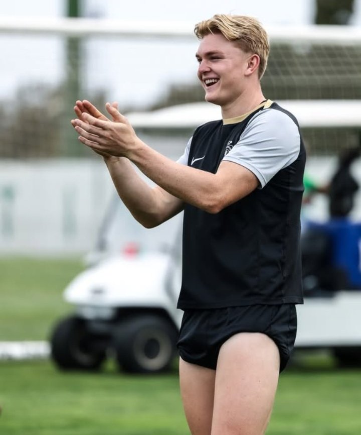 Olhem o Harder super triste e desmotivado com o que o treinador disse