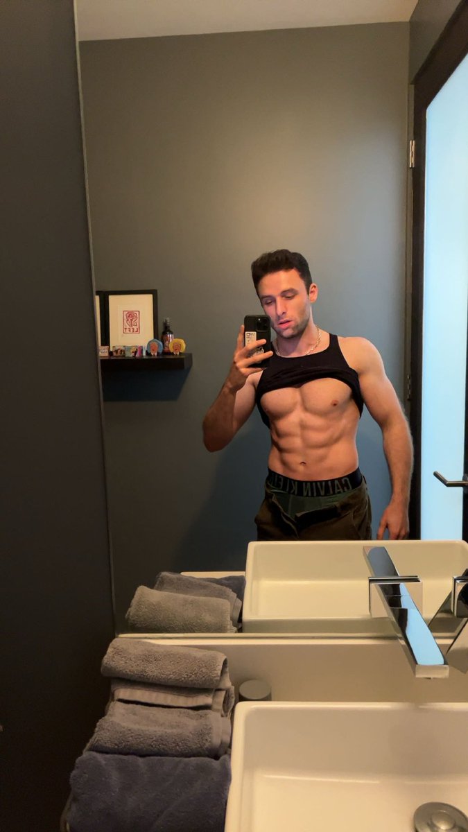 MrAustinShow's tweet image. Summer is coming 😁😁

Fansly.com/austinshow