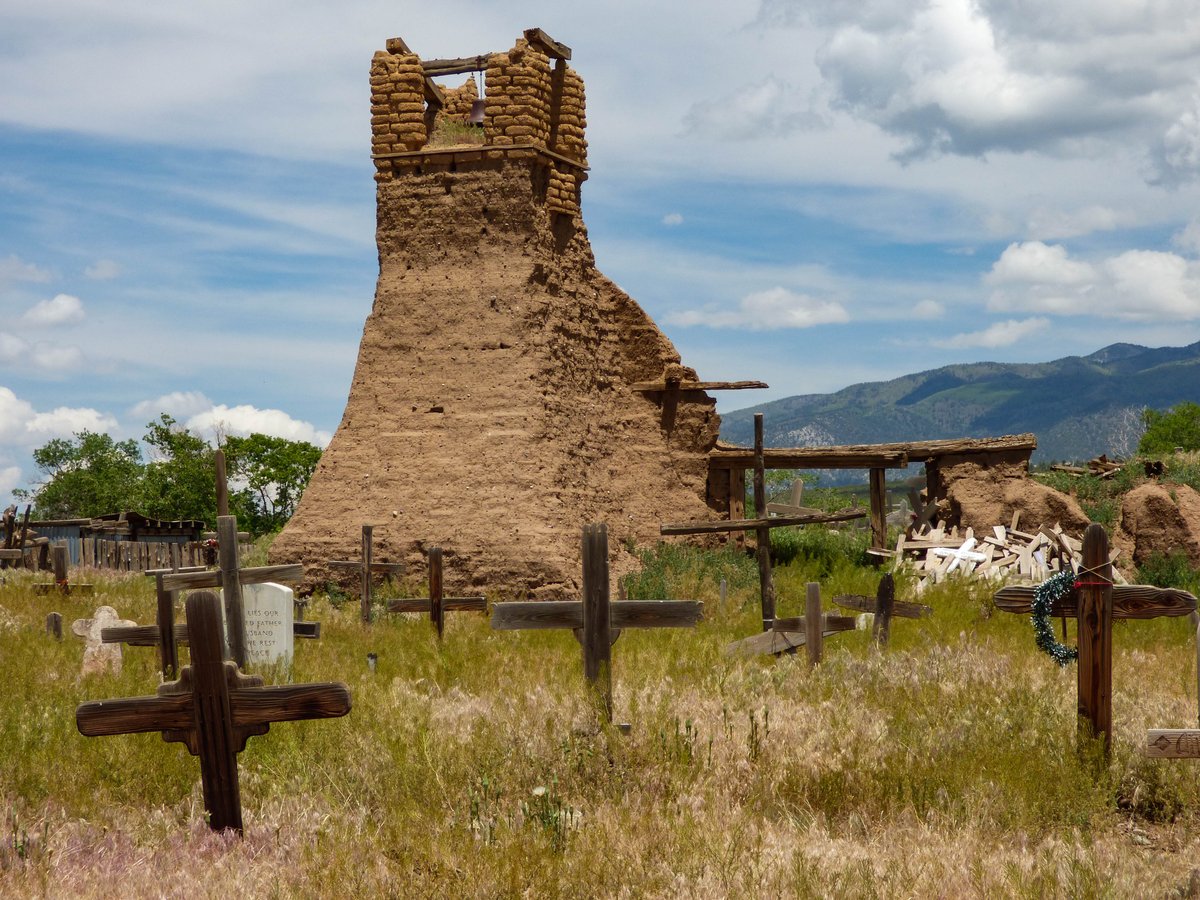 505Nomad's tweet image. San Jeronimo Mission was destroyed by the U.S. Army during the Taos Revolt, which was an uprising during the Mexican-American war - newmexiconomad.com/san-jeronimo-m…

#roadtrip #travel #Taos #TaosPueblo #Catholic #mission #church #history #daytrip