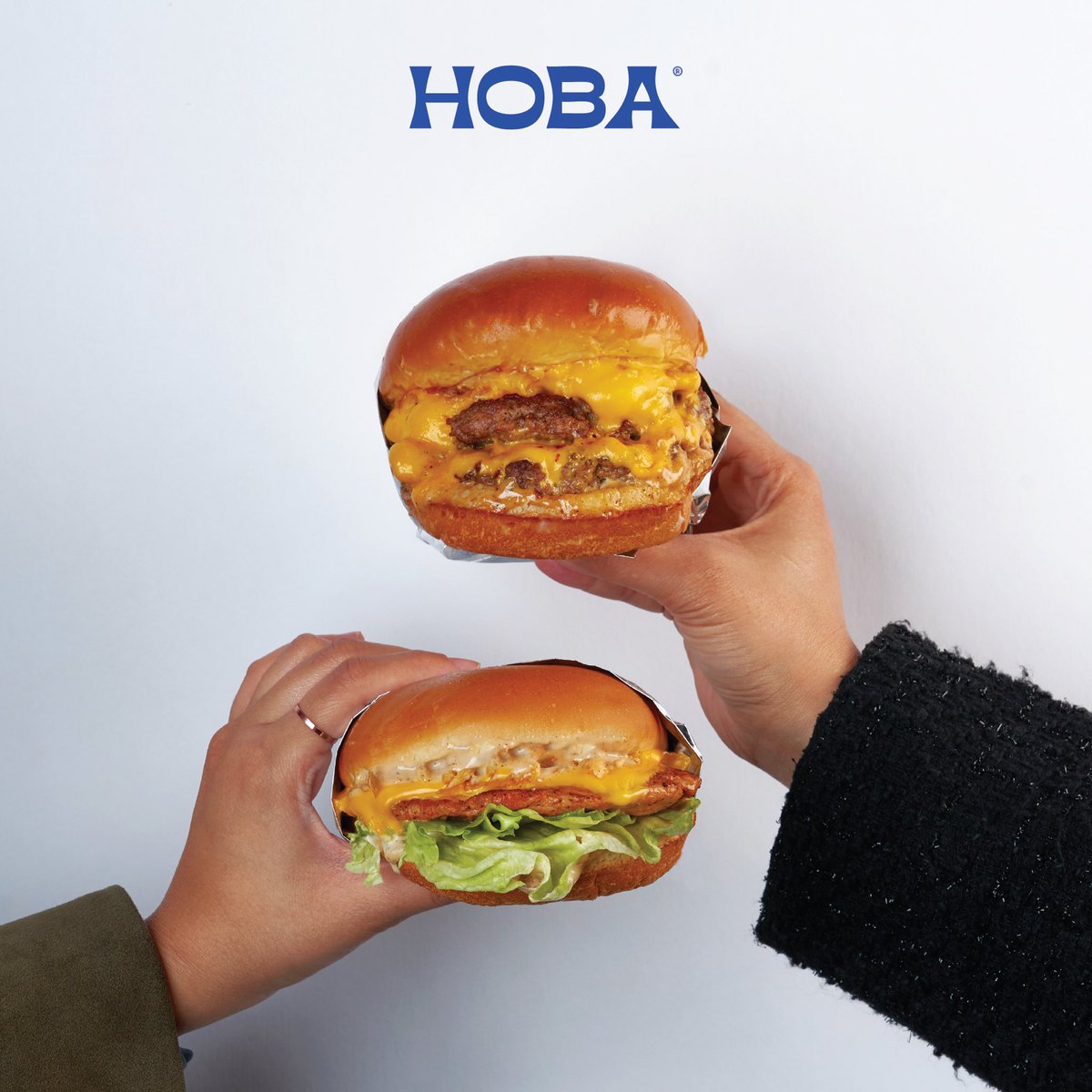 hobaburger's tweet photo. دبل لحم؟ ولا دجاج مشوي؟ 😋🤔
كلاسيكيات HOBA ما تتفوت!💙💙
#هوبا_برجر https://t.co/KlhGlxuauG